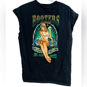Vintage Y2K Hooters Restaurant “Feeling Lucky” Pin Up Girl Tank Top Size L Anvil